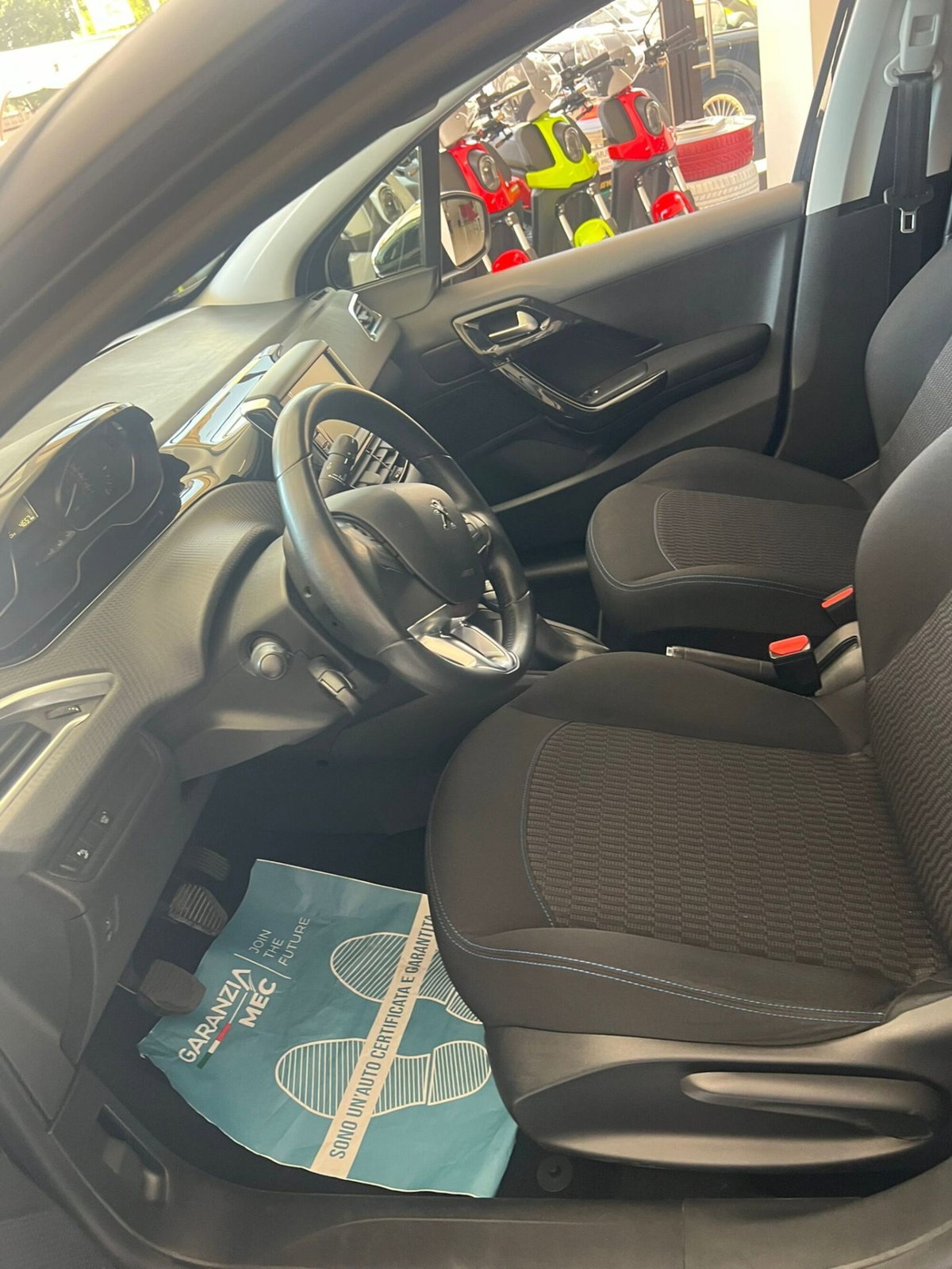 Peugeot 208 BlueHDi 100 Stop&Start 5 porte Allure (8)