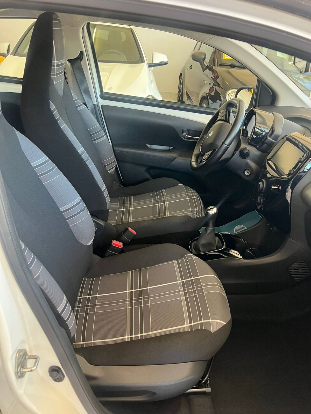 Peugeot 108 68 ETG 5 porte Allure (14)