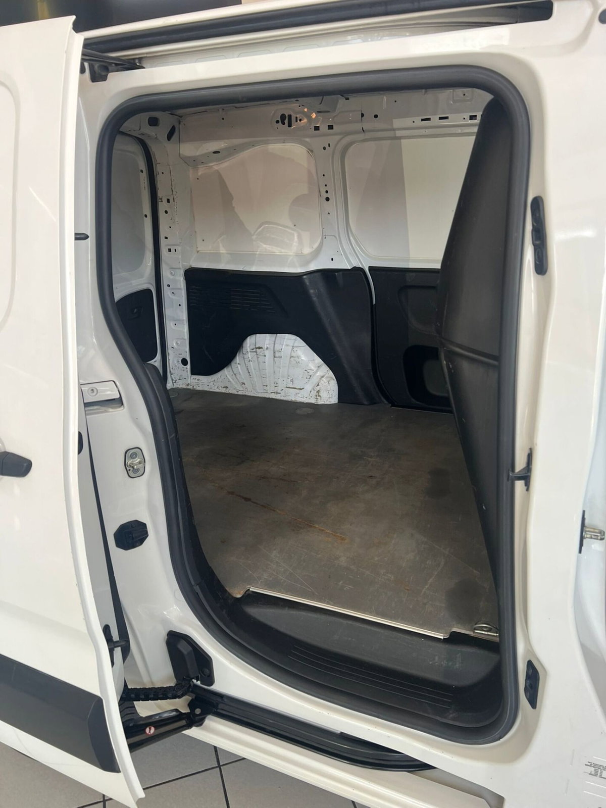 Opel Combo Furgone Cargo 1.6 Diesel PC 650kg (6)