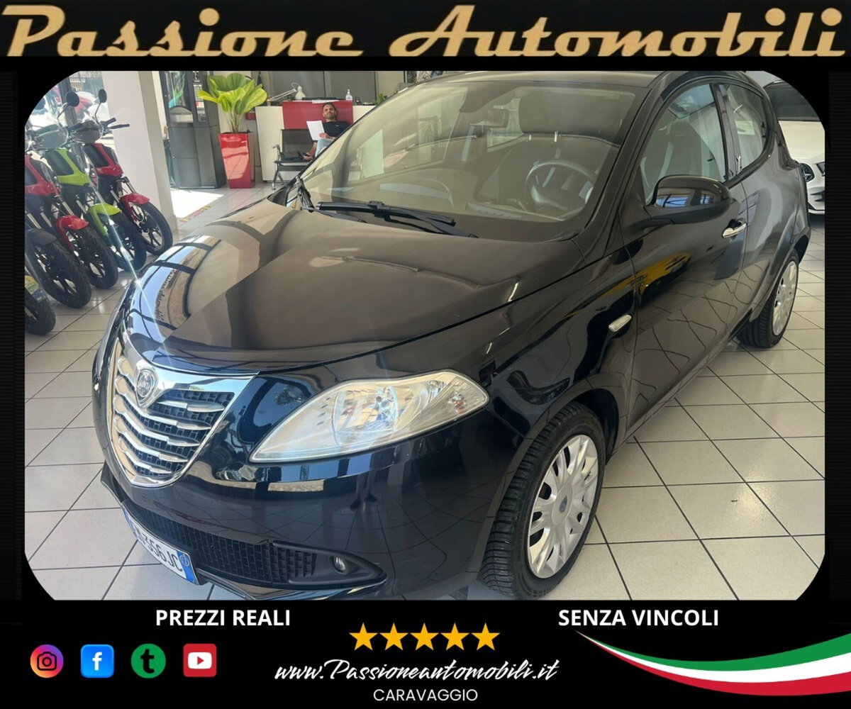 Lancia Ypsilon 1.2 69 CV 5 porte Platinum