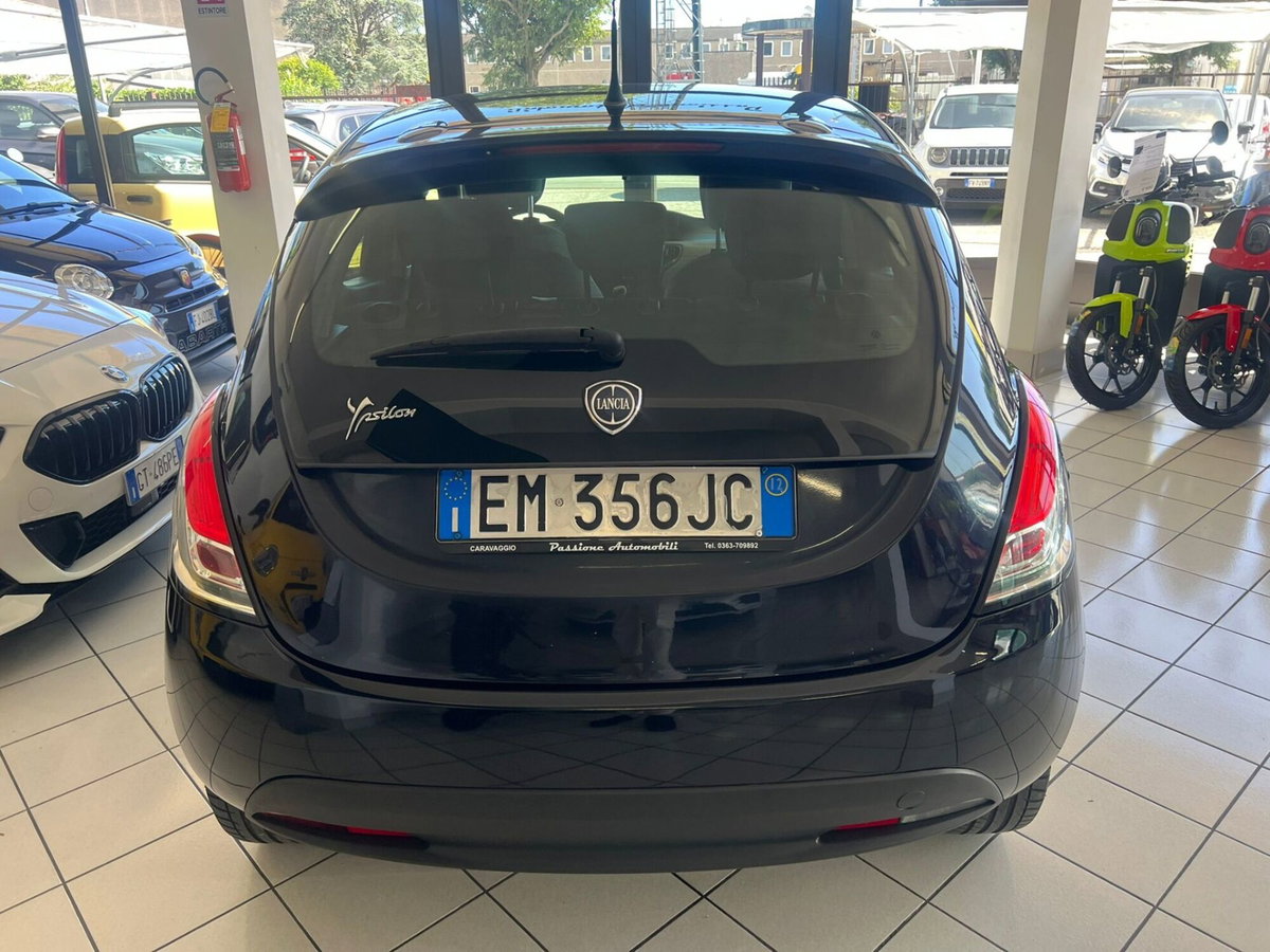 Lancia Ypsilon 1.2 69 CV 5 porte Platinum (4)