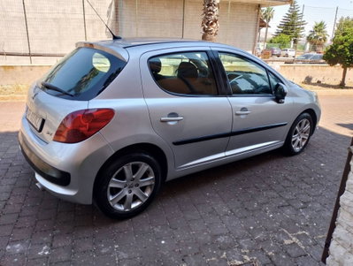 Peugeot 207 HDi 90CV 5p. XS (4)