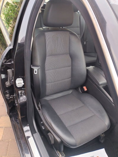 Mercedes-Benz Classe C Station Wagon 220 CDI BlueEFFICIENCY Avantgarde AMG (10)