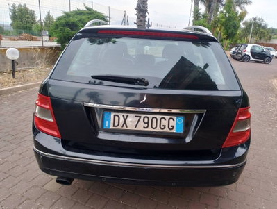 Mercedes-Benz Classe C Station Wagon 220 CDI BlueEFFICIENCY Avantgarde AMG (4)