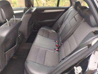 Mercedes-Benz Classe C Station Wagon 220 CDI BlueEFFICIENCY Avantgarde AMG (8)