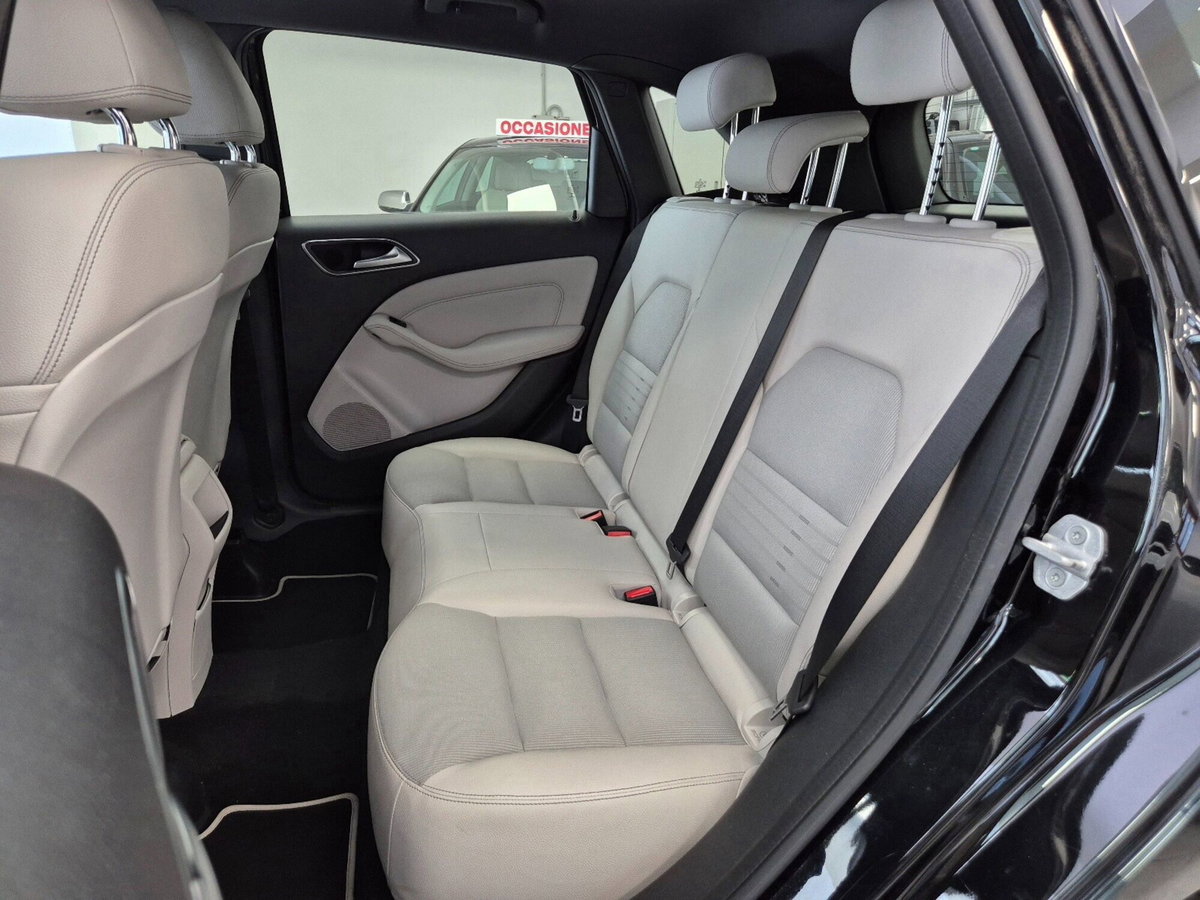 Mercedes-Benz Classe B 180 d Automatic Premium (9)