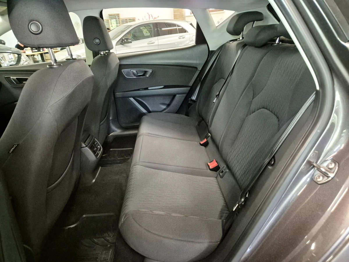 SEAT Leon 1.6 TDI 110 CV 5p. Start/Stop Style (9)