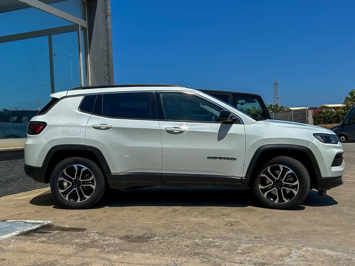 Jeep Compass 1.3 T4 190CV PHEV AT6 4xe Limited (3)