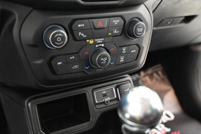 Jeep Renegade 1.6 Mjt 130 CV Limited (17)