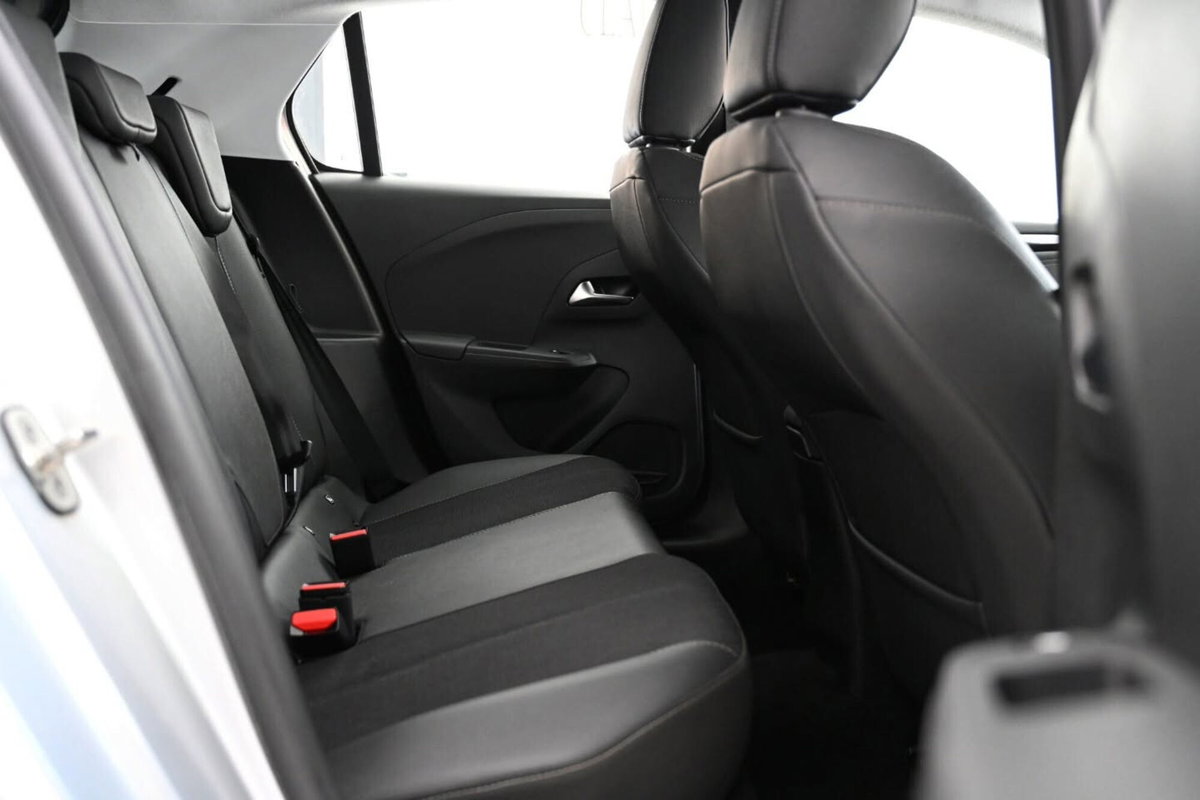 Opel Corsa 1.2 Elegance (13)