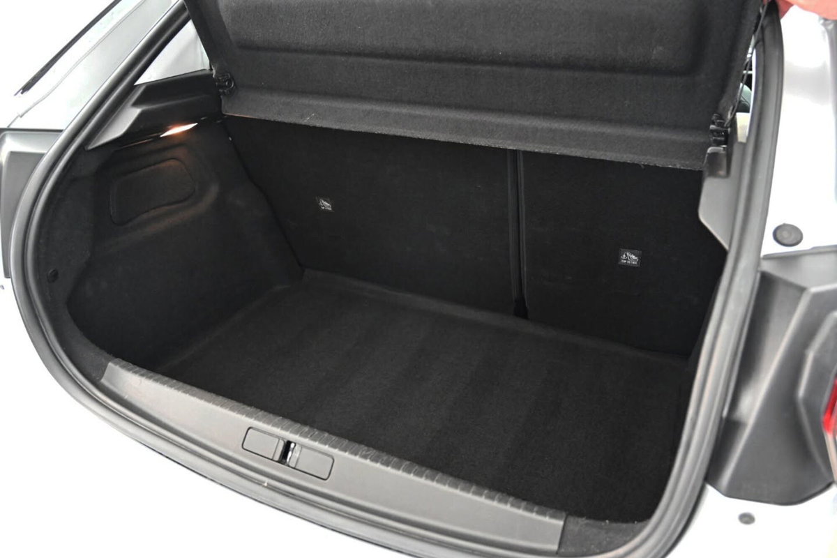 Opel Corsa 1.2 Elegance (14)