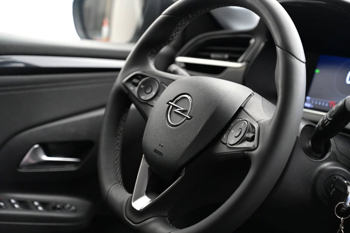 Opel Corsa 1.2 Elegance (18)