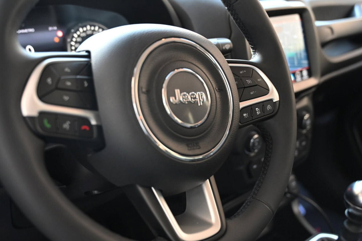 Jeep Renegade 1.6 Mjt 130 CV Limited (7)