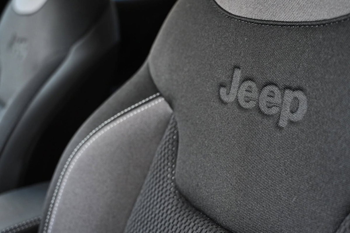 Jeep Renegade 1.6 Mjt 130 CV Limited (9)