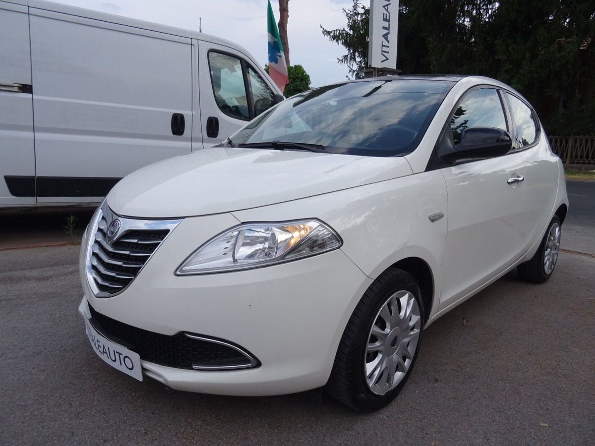 Lancia Ypsilon 1.2 69 CV 5 porte Platinum