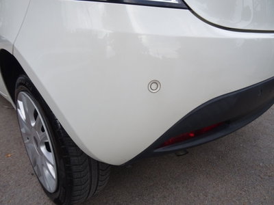 Lancia Ypsilon 1.2 69 CV 5 porte Platinum (19)