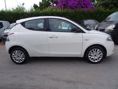 Lancia Ypsilon 1.2 69 CV 5 porte Platinum (5)