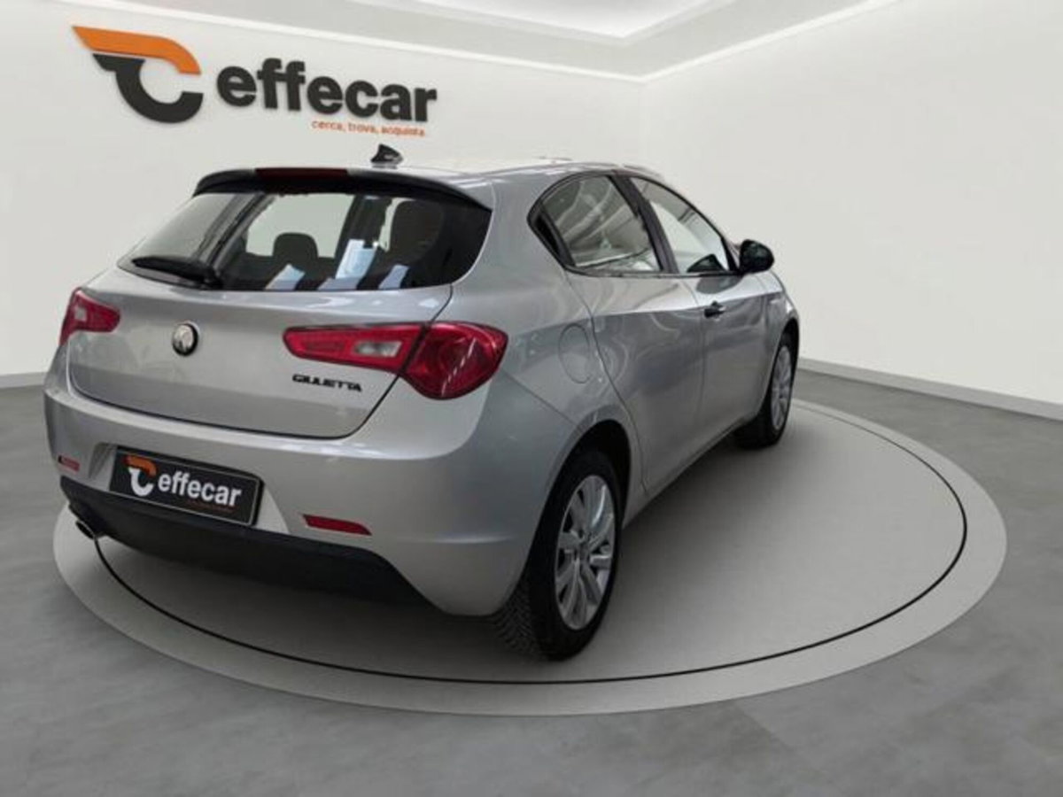 Alfa Romeo Giulietta 1.6 JTDm Giulietta 120cv (6)