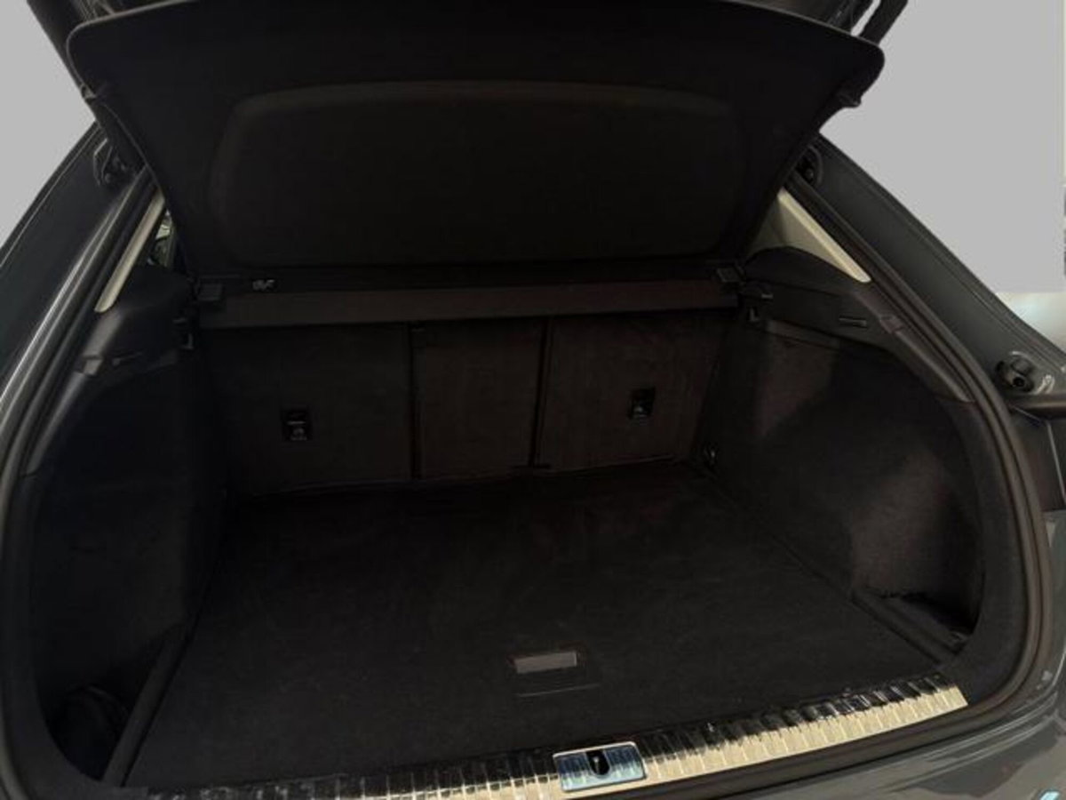 Audi Q3 35 TDI quattro S tronic Business (14)