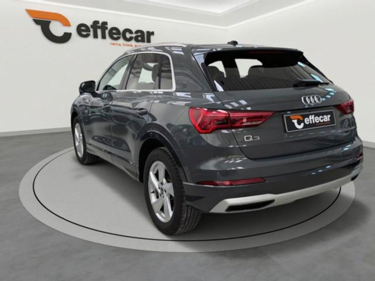 Audi Q3 35 TDI quattro S tronic Business (4)