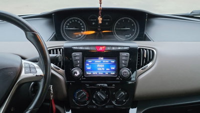 Lancia Ypsilon 1.3 MJT 16V 95 CV 5 porte S&S Platinum (13)