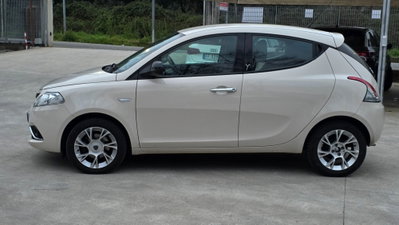 Lancia Ypsilon 1.3 MJT 16V 95 CV 5 porte S&S Platinum (4)
