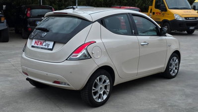 Lancia Ypsilon 1.3 MJT 16V 95 CV 5 porte S&S Platinum (6)
