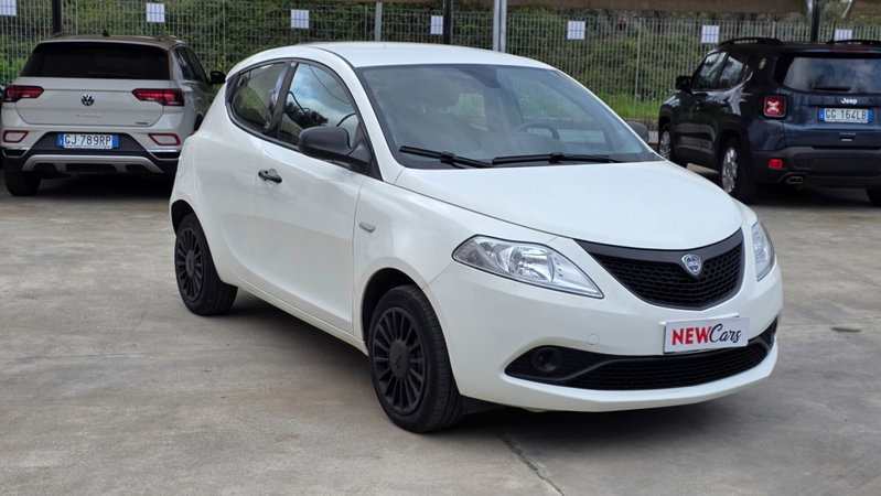 Lancia Ypsilon 1.0 FireFly 5 porte S&S Hybrid Ecochic Gold