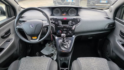Lancia Ypsilon 1.0 FireFly 5 porte S&S Hybrid Ecochic Gold (12)