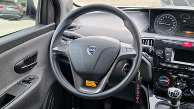 Lancia Ypsilon 1.0 FireFly 5 porte S&S Hybrid Ecochic Gold (13)