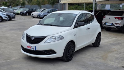Lancia Ypsilon 1.0 FireFly 5 porte S&S Hybrid Ecochic Gold (3)