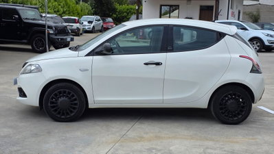 Lancia Ypsilon 1.0 FireFly 5 porte S&S Hybrid Ecochic Gold (4)