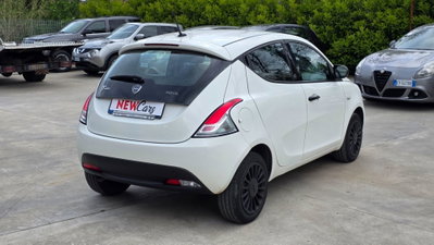 Lancia Ypsilon 1.0 FireFly 5 porte S&S Hybrid Ecochic Gold (6)