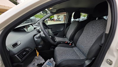Lancia Ypsilon 1.0 FireFly 5 porte S&S Hybrid Ecochic Gold (8)