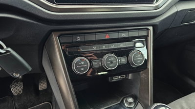 Volkswagen T-Roc 1.6 TDI SCR Business BlueMotion Technology (20)