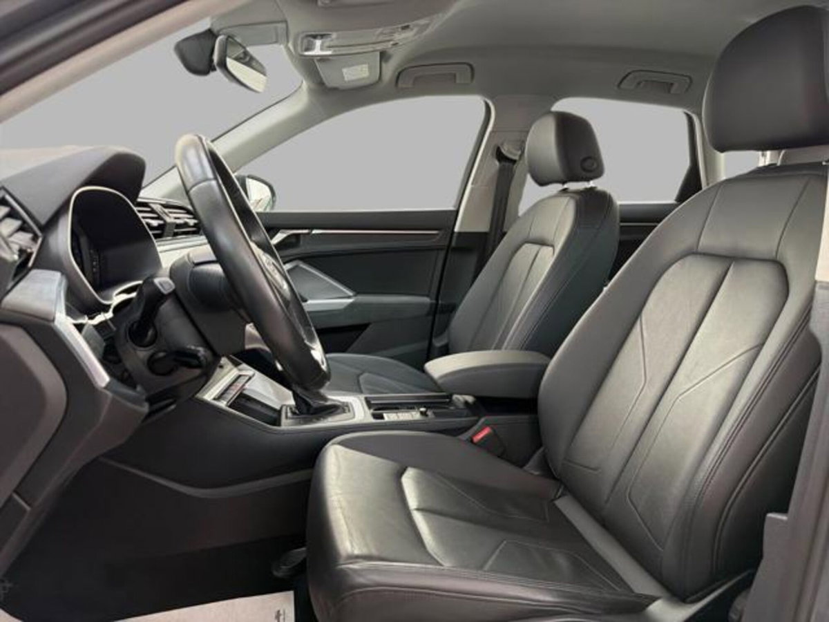 Audi Q3 35 TDI quattro S tronic Business (12)