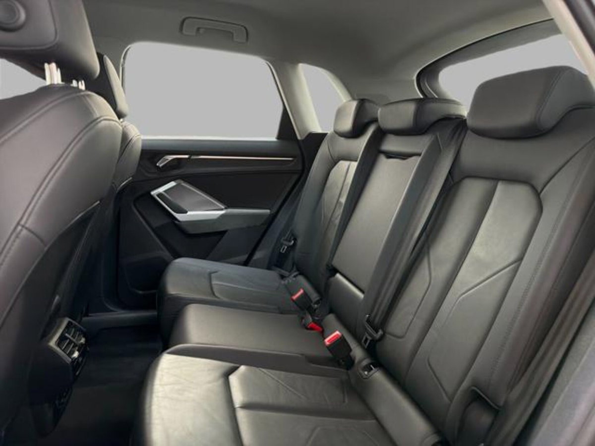 Audi Q3 35 TDI quattro S tronic Business (13)