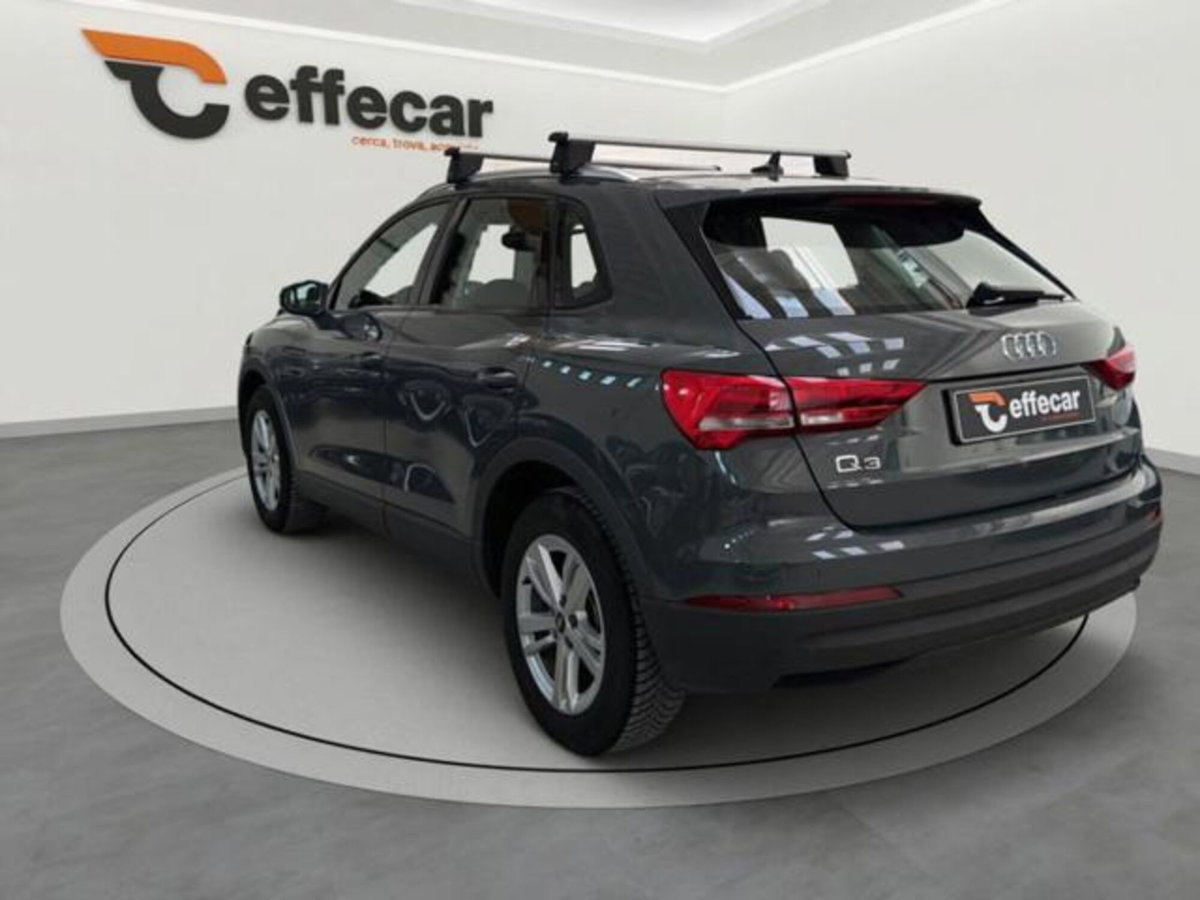 Audi Q3 35 TDI quattro S tronic Business (4)
