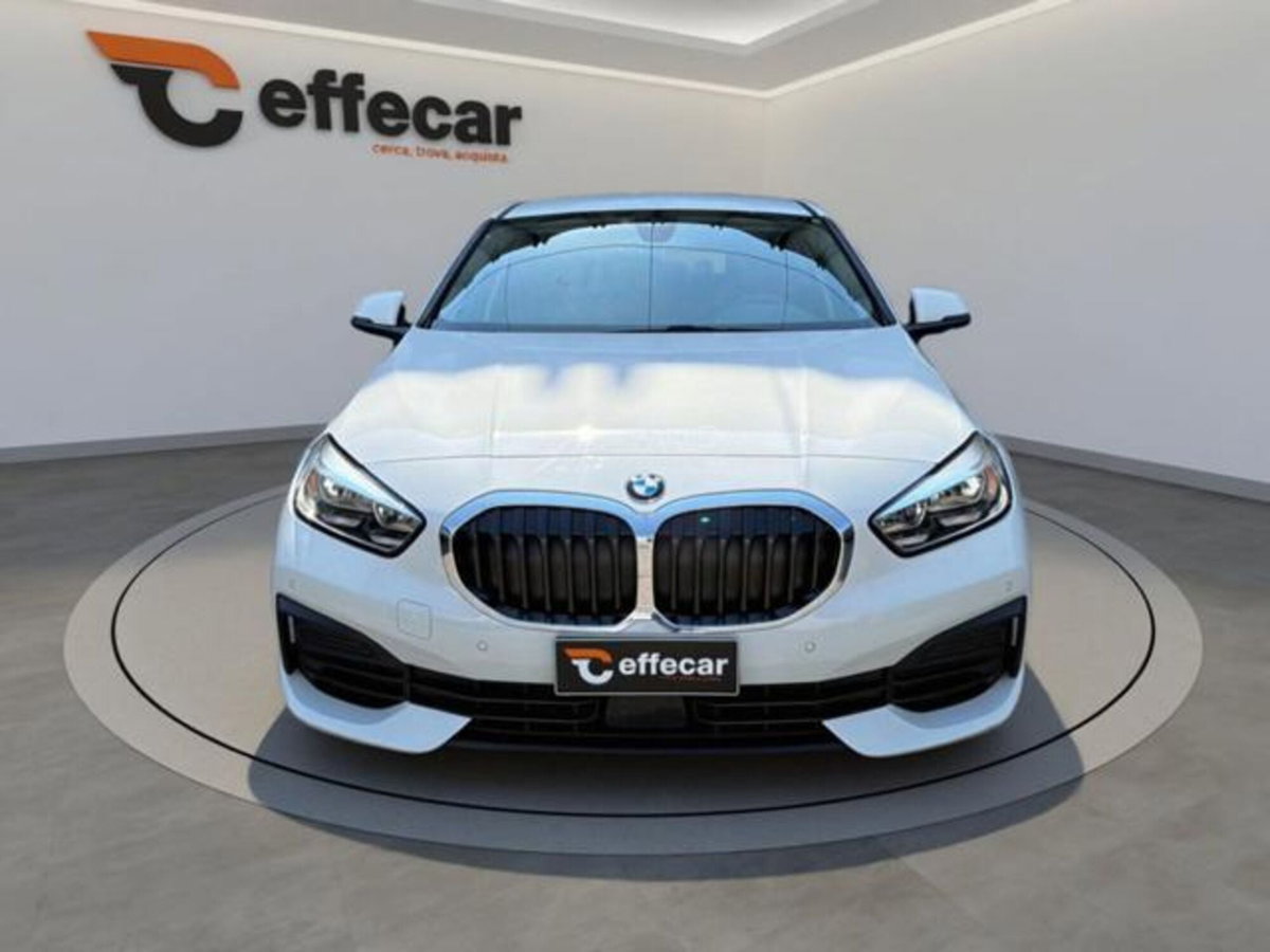 BMW Serie 1 116d 2.0 116CV cat 5 porte Attiva DPF (2)
