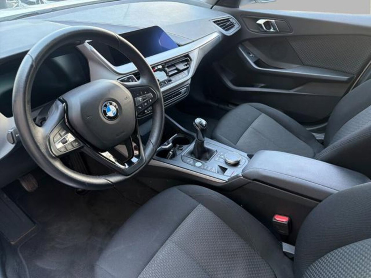 BMW Serie 1 116d 2.0 116CV cat 5 porte Attiva DPF (7)