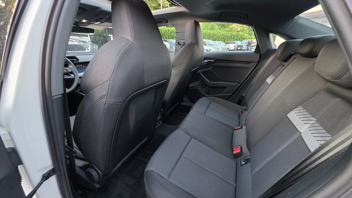 Audi A3 Sportback 30 TDI S line edition (15)