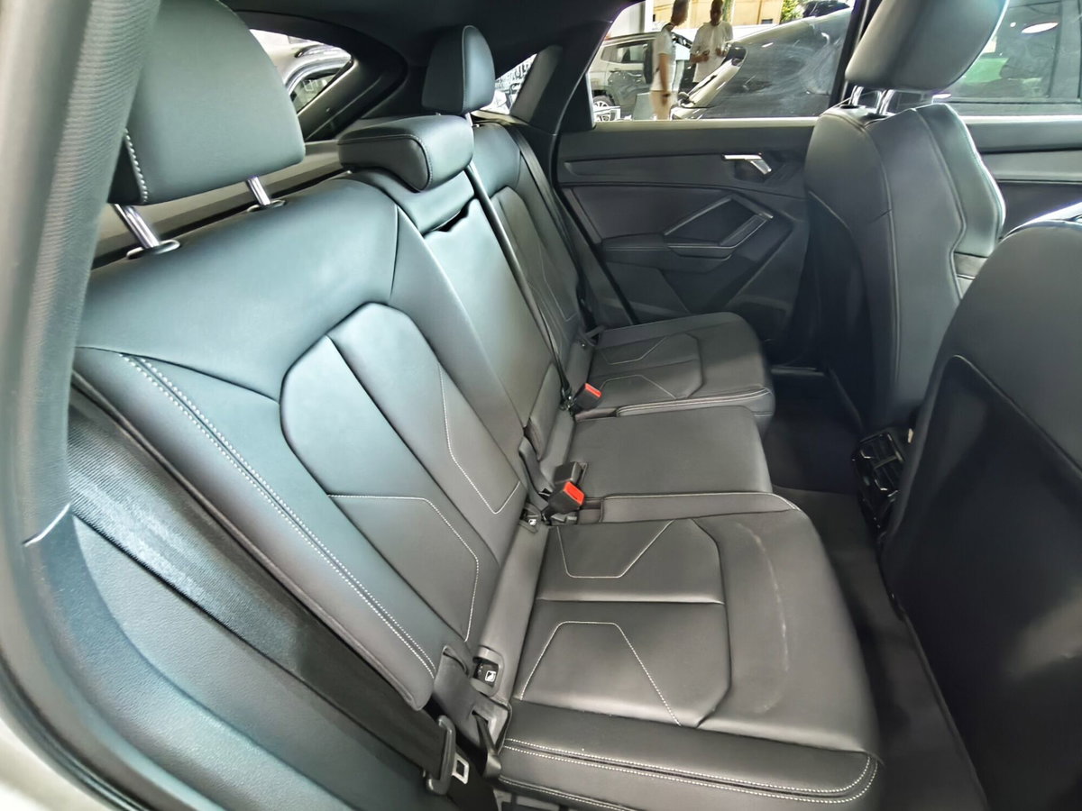 Audi Q3 Sportback 35 TDI quattro S tronic S line edition (13)