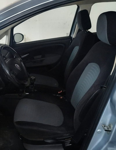 Fiat Grande Punto 1.3 MJT 75 CV 5 porte Dynamic (11)