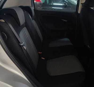 Fiat Grande Punto 1.3 MJT 75 CV 5 porte Dynamic (8)