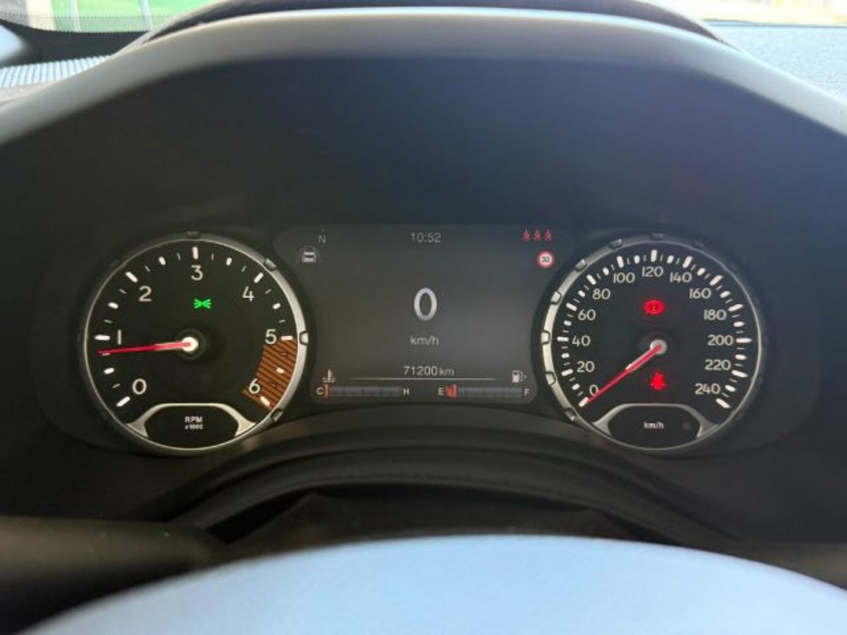 Jeep Renegade 1.6 Mjt 130 CV Limited (15)