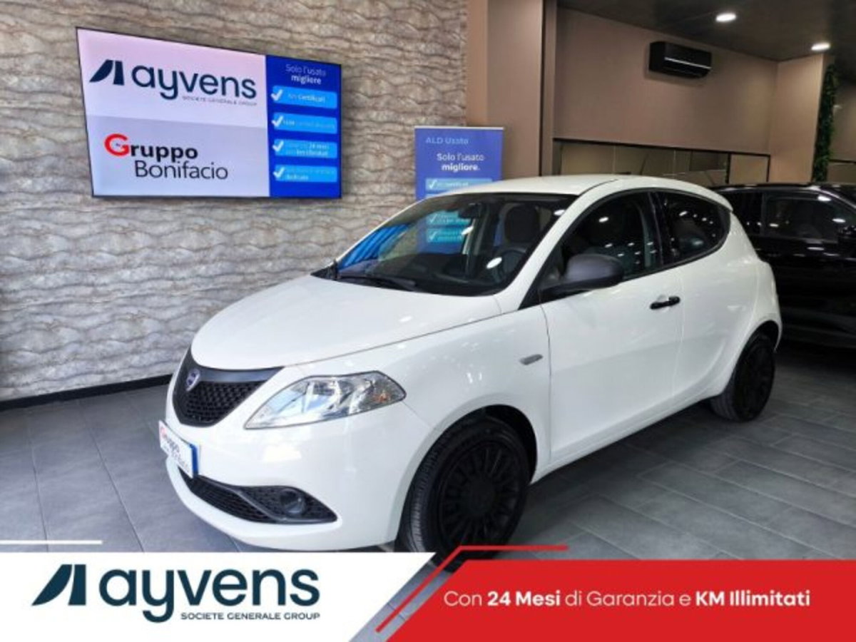 Lancia Ypsilon 1.0 FireFly 5 porte S&S Hybrid Ecochic A. Ferretti