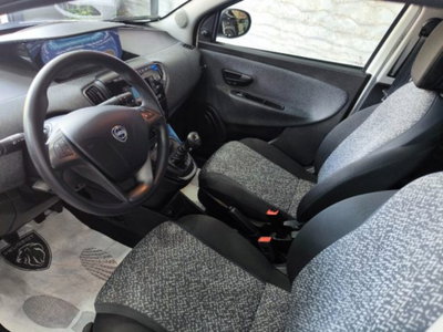 Lancia Ypsilon 1.0 FireFly 5 porte S&S Hybrid Ecochic A. Ferretti (11)