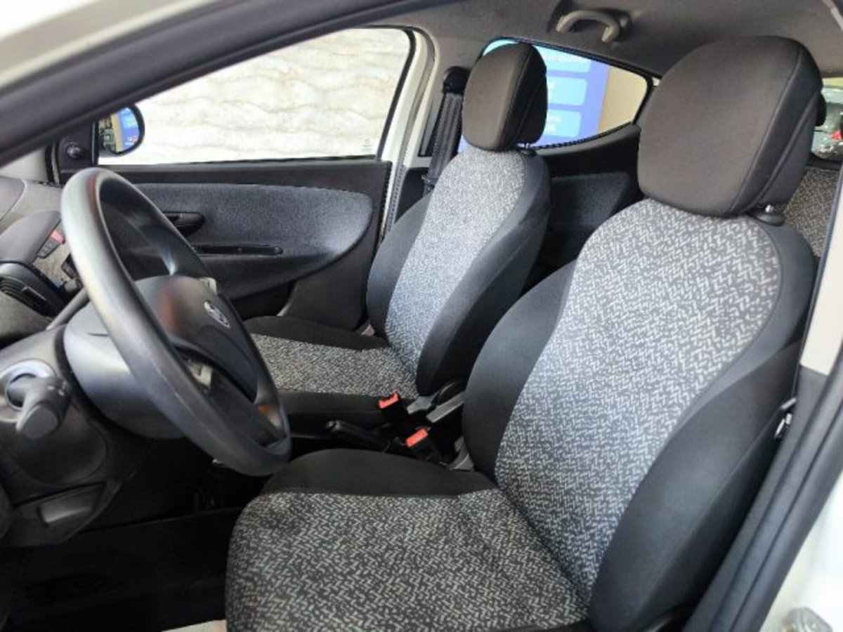 Lancia Ypsilon 1.0 FireFly 5 porte S&S Hybrid Ecochic A. Ferretti (12)