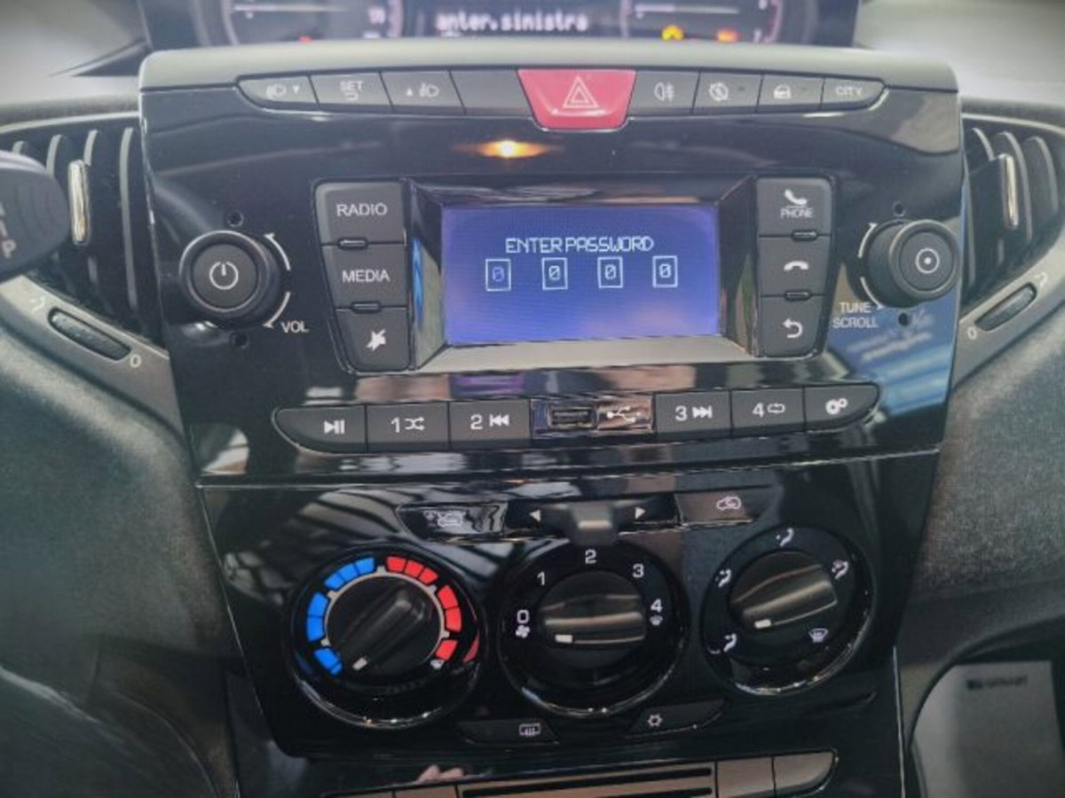 Lancia Ypsilon 1.0 FireFly 5 porte S&S Hybrid Ecochic A. Ferretti (14)