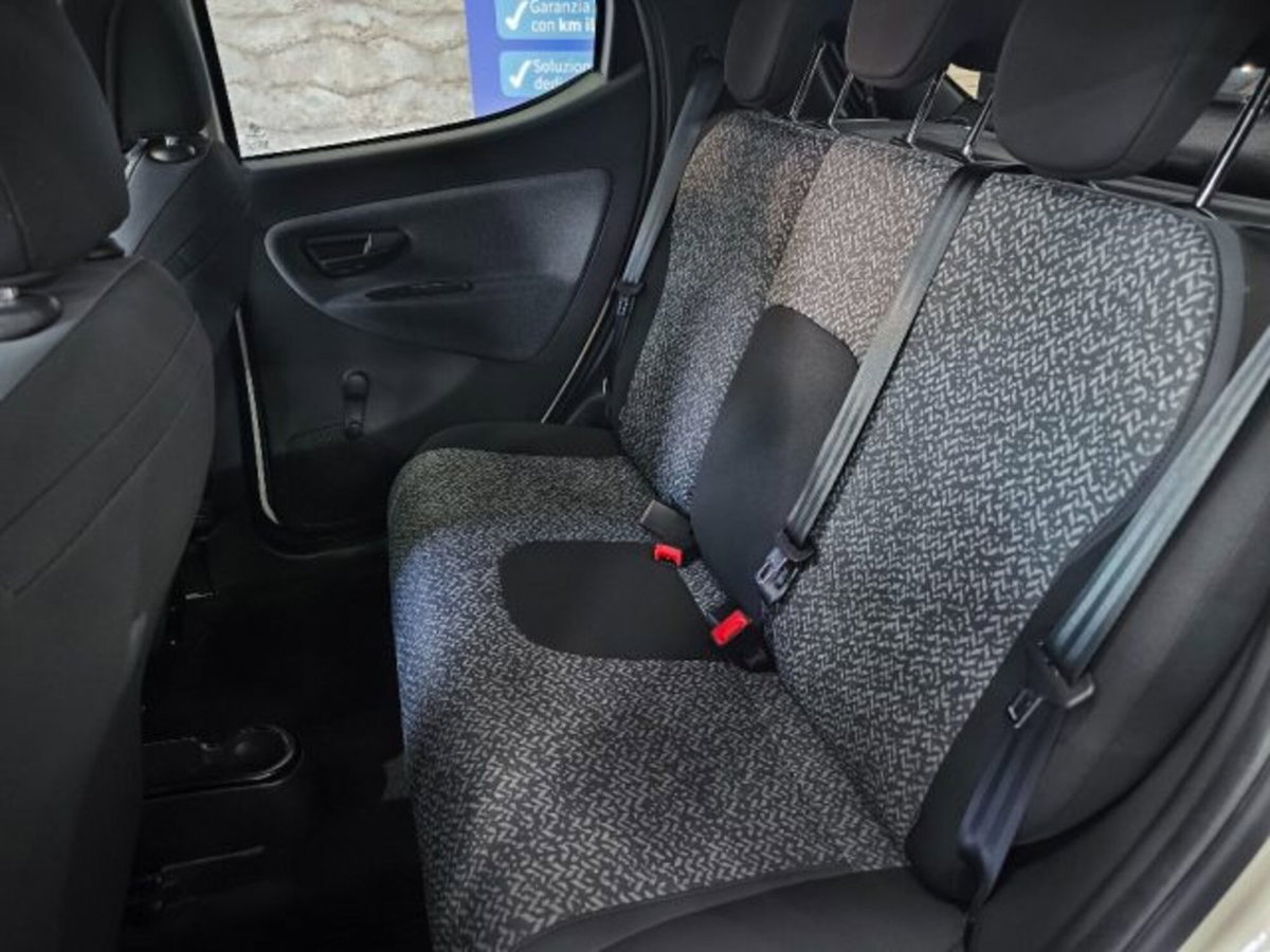 Lancia Ypsilon 1.0 FireFly 5 porte S&S Hybrid Ecochic A. Ferretti (15)